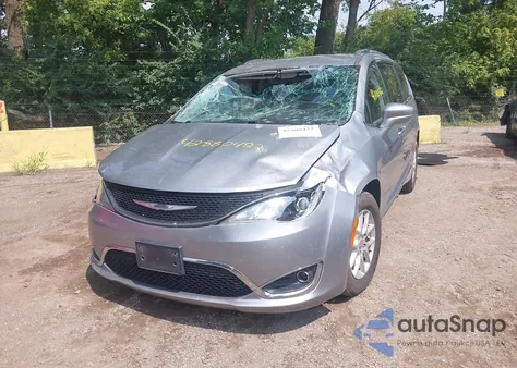 2020 Chrysler Pacifica Touring L z USA, uszkodzony, nr VIN 2C4RC1BG4LR115323